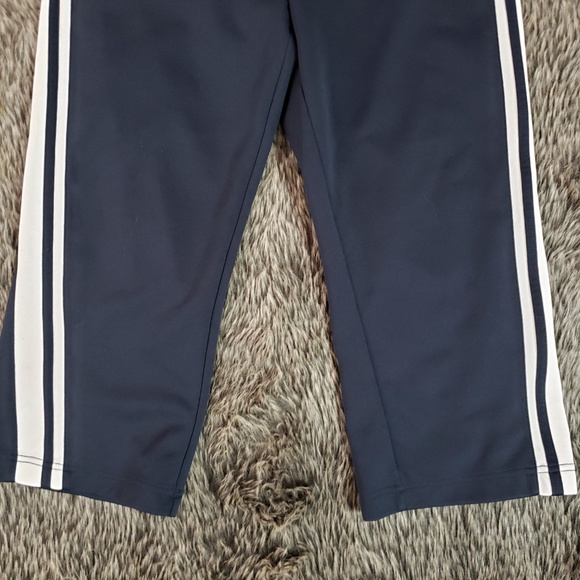 NIKE Capri Athletic Pants - Picture 2 of 5